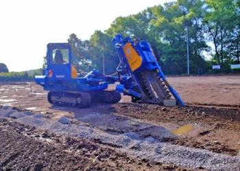 Fels Grabenfräse mieten GM6 ASR im Einsatz